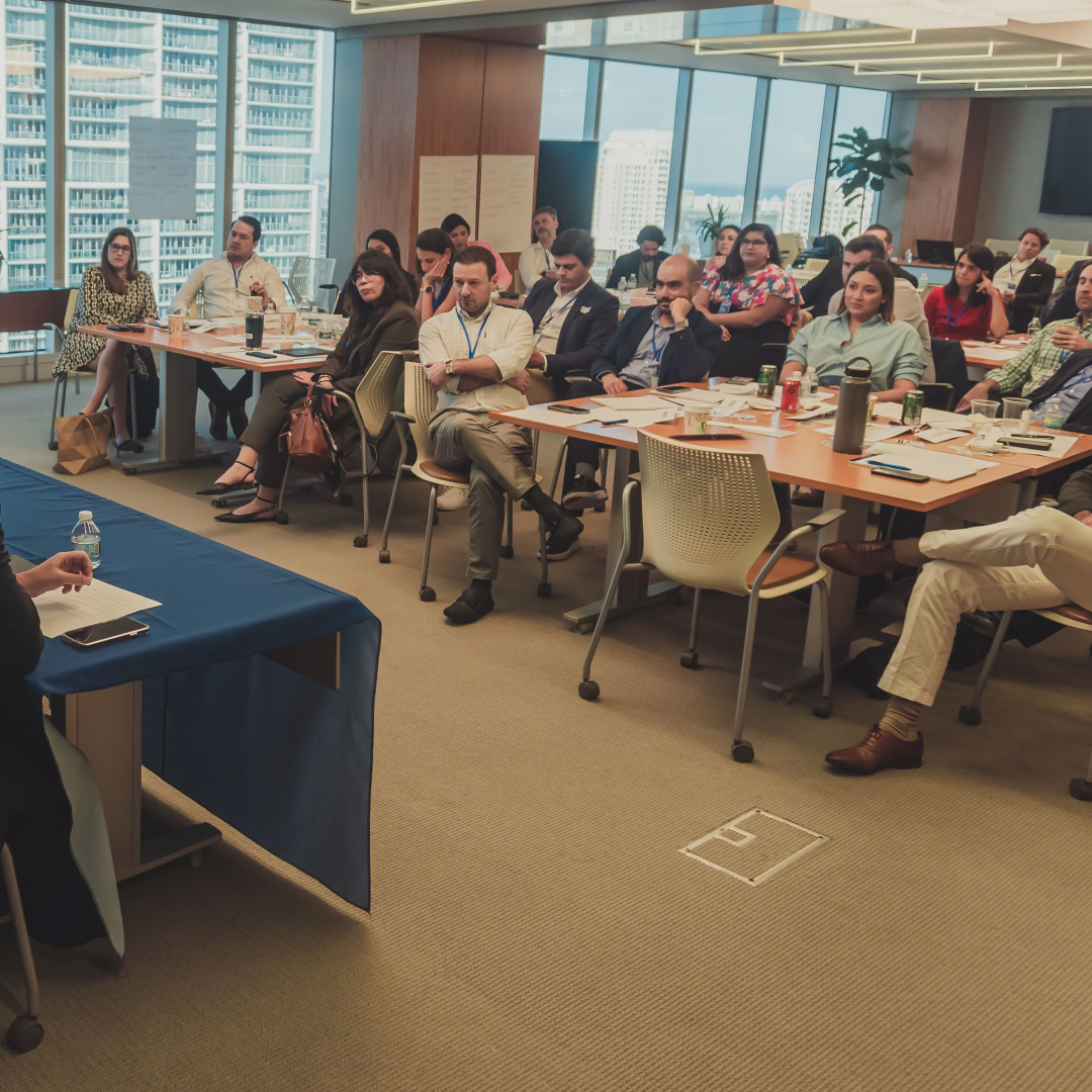 como-deciden-clientes-corporativos-firmas-abogados